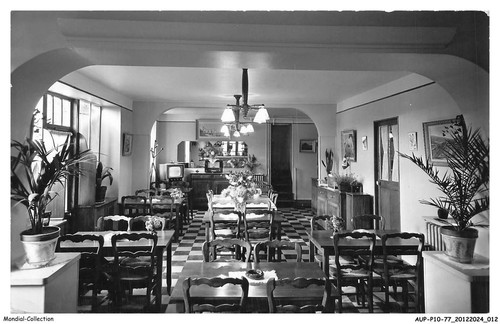 Aupp10 0921 hostel the - -,